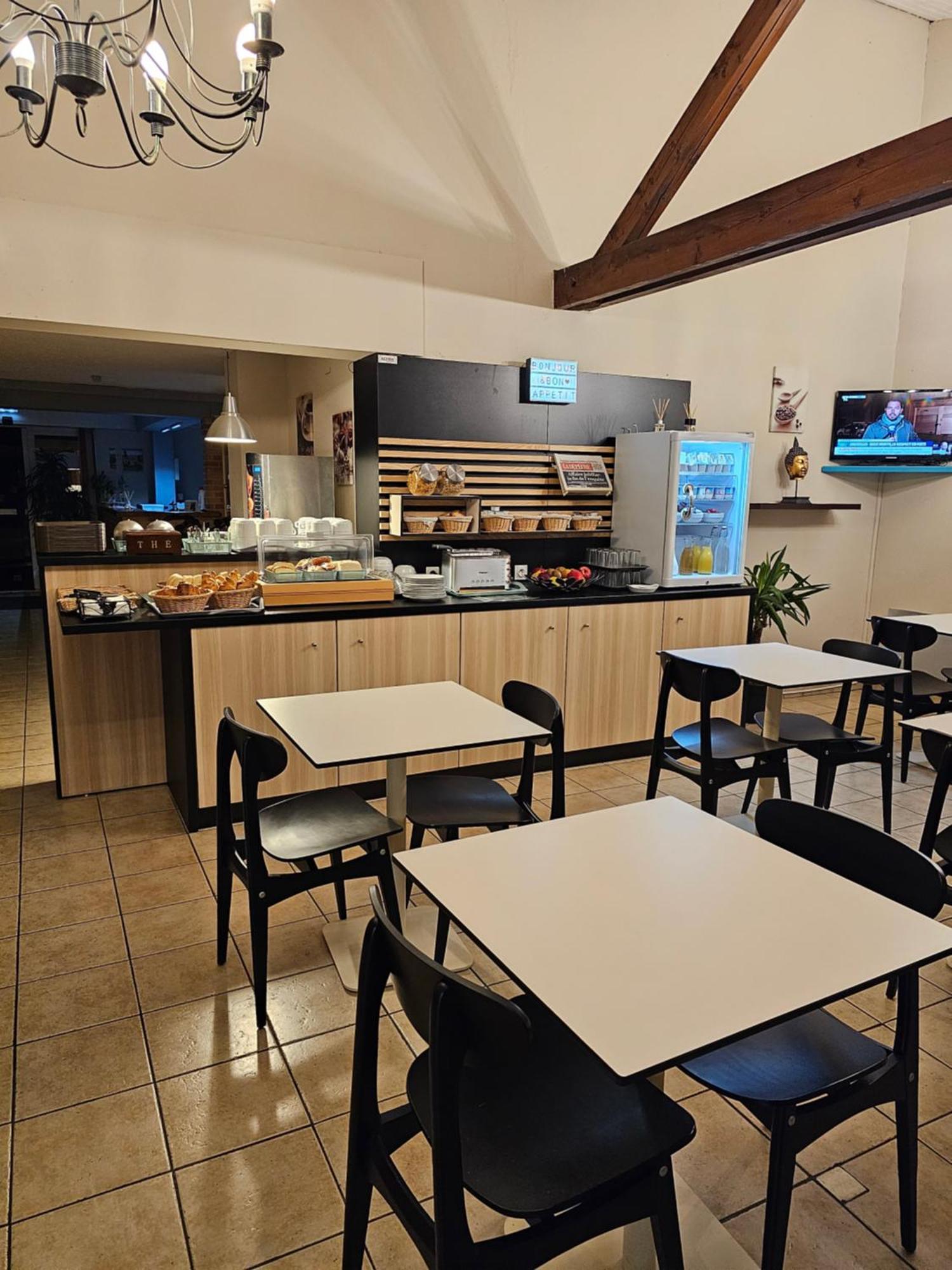Hotel Restaurant Du Lac Graulhet Buitenkant foto